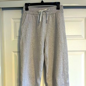 Lululemon Scuba jogger- heather grey size 4